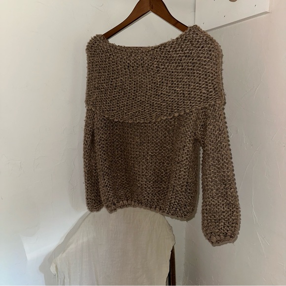 Off-the-Shoulder Brown Sweater - Picture 1 of 9